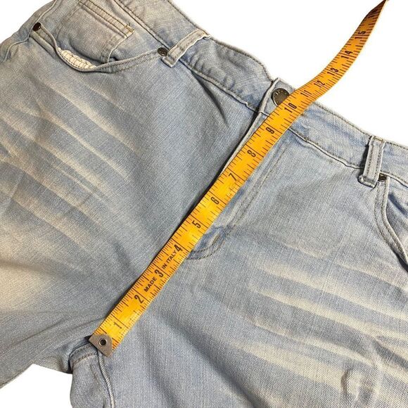 VIP JEANS Light Wash Distressed Plus Size - Picture 3 of 11